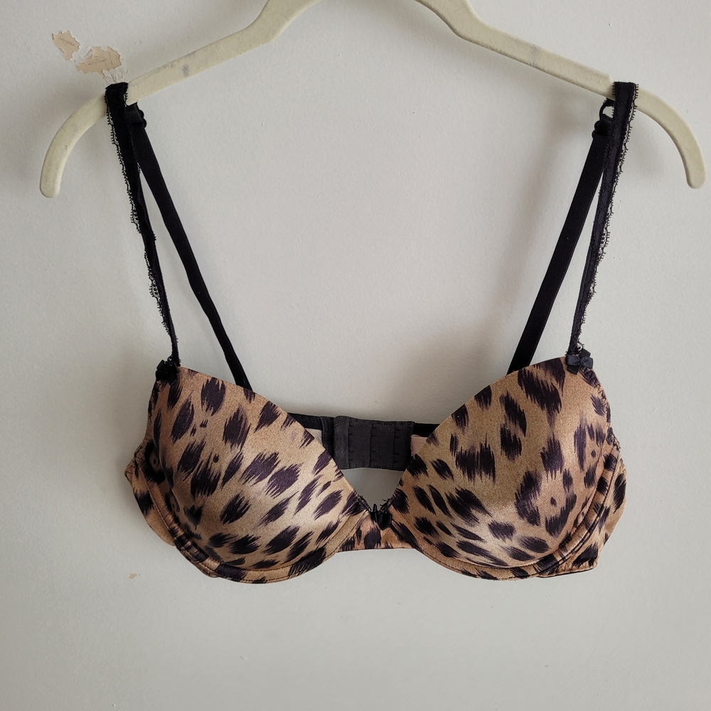 🎉Victoria's Secret Leopard Print Bra with Black Straps